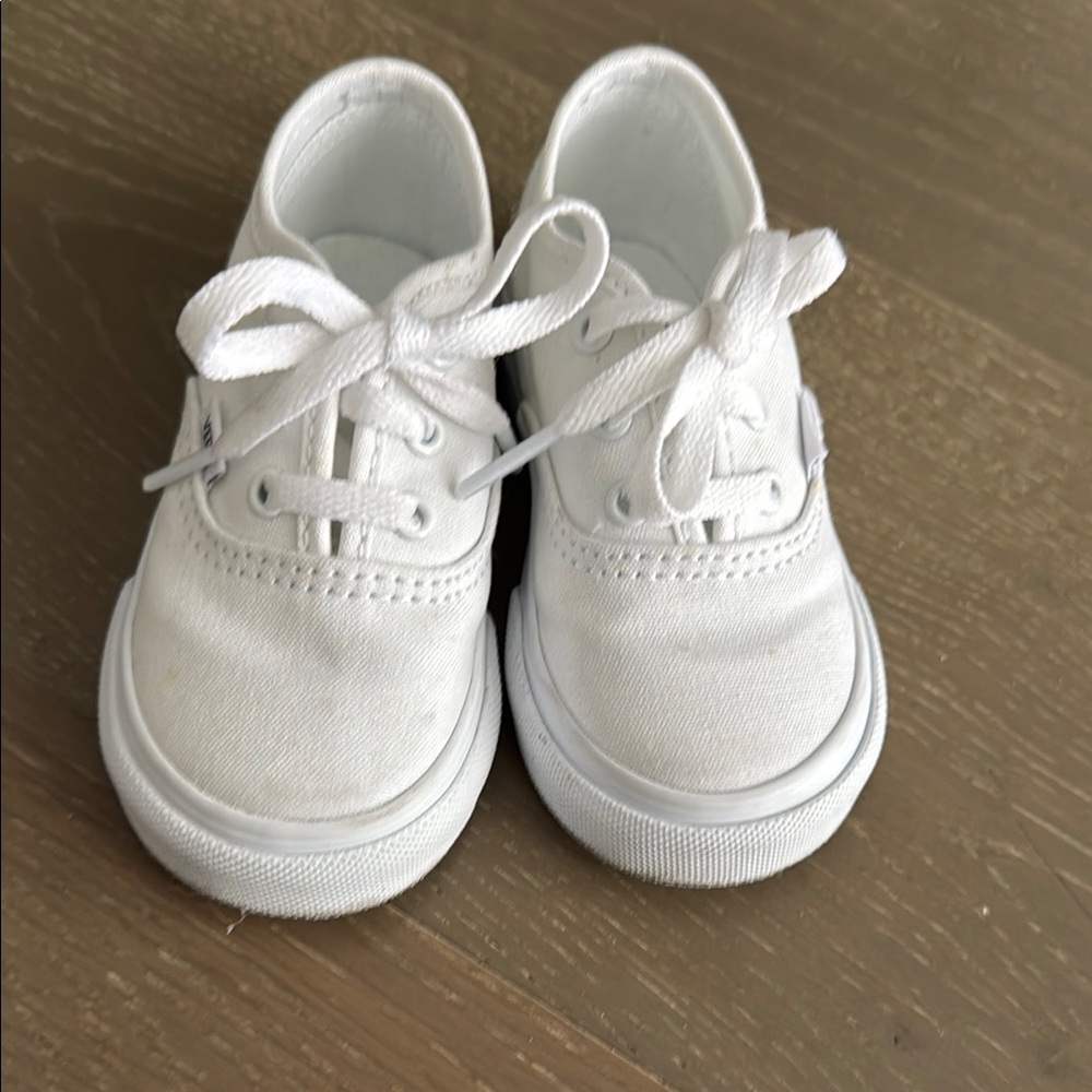 Vans Kids Toddler White Sneakers Size 5.5